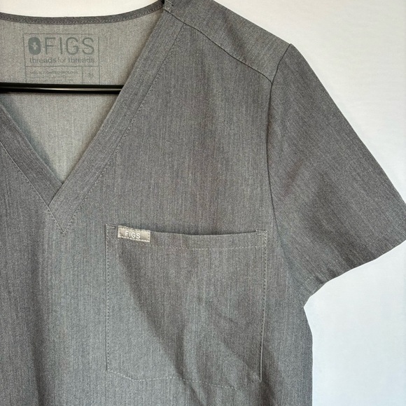 Figs Catarina One-Pocket Grey Scrub Top | Size Medium - Picture 3 of 8
